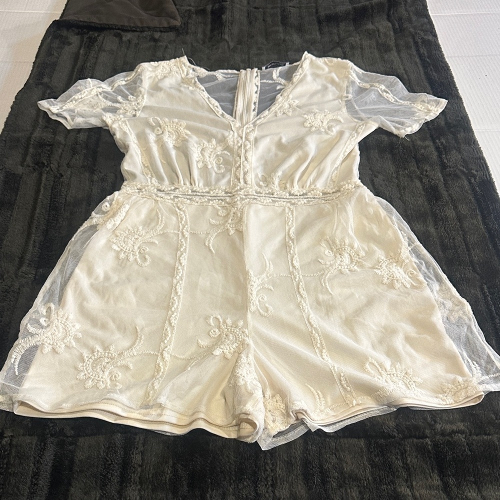 Zara Trafaluc dainty shorts & top jumper with lace & embroidery zipper in back